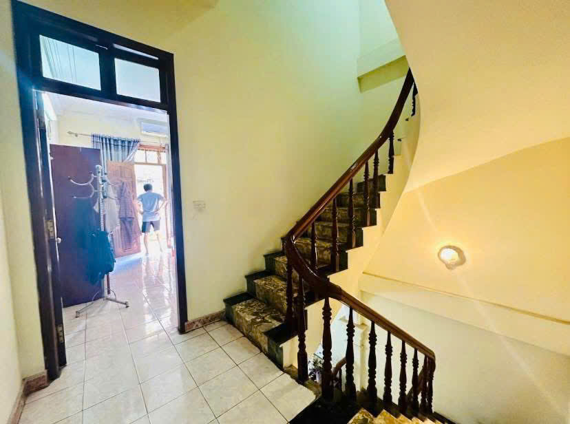 BÁN NHÀ LÔ GÓC VIEW HỒ – NGÕ 135 ĐỘI CẤN – 70M² – 4 TẦNG – GIÁ 12 TỶ